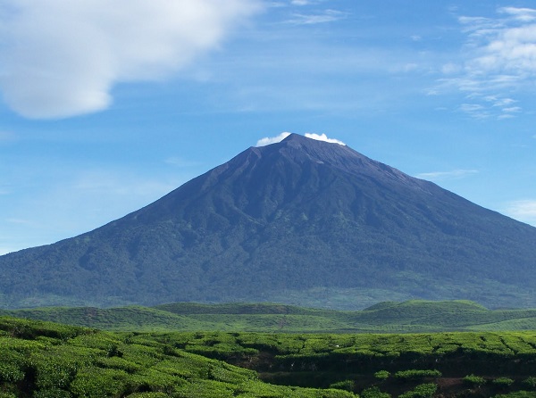 Jalur Pendakian Gunung Kerinci Kembali Dibuka